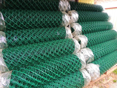 Обыкновенная сетка Рабица с ПВХ покрытием 2,4 мм. Высота 1,8 м